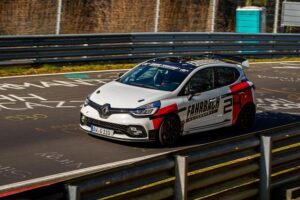 Renault RS nebo BMW 1 i35: Srovnání sportovních vozů