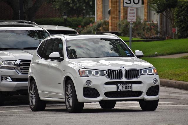 - Porovnání nabídek od různých dealerů pro váš BMW X5